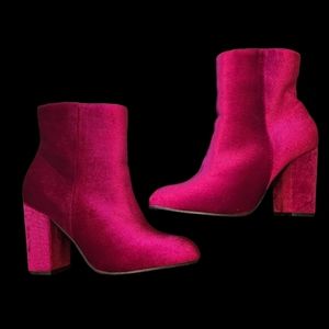 ♥️Holiday🎅Red♥️Velveteen Chunky Heel Booties